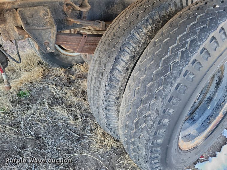 image for item LG9480 1974 Chevrolet C60  grain truck