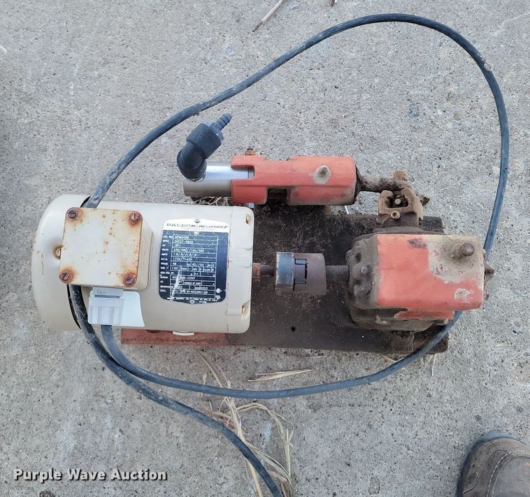 image for item LG9481 Pumps