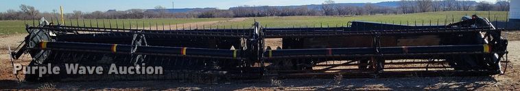 image for item LG9482 2009 MacDon D60-S  flex draper head