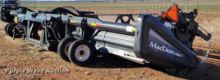 image for item LG9482 2009 MacDon D60-S  flex draper head