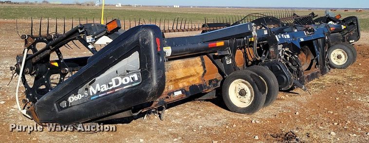 image for item LG9482 2009 MacDon D60-S  flex draper head