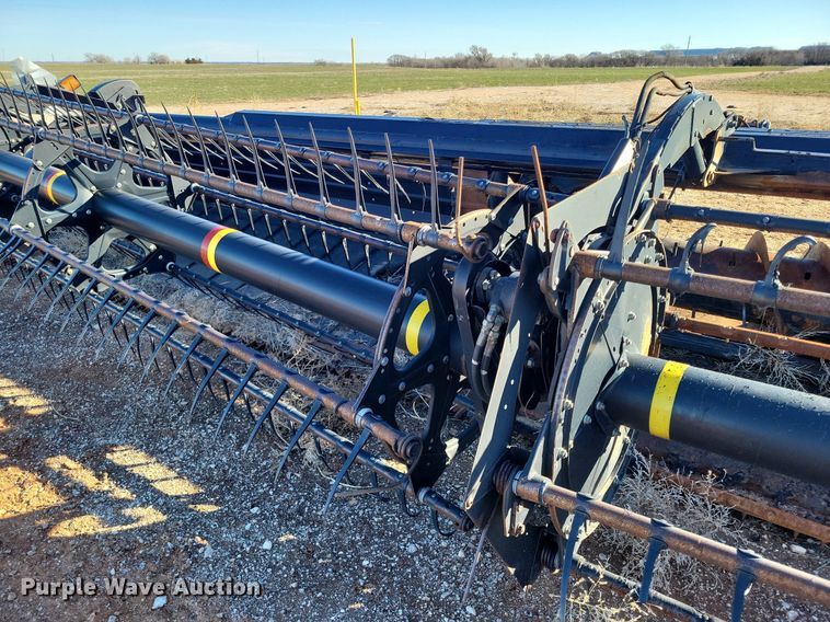 image for item LG9482 2009 MacDon D60-S  flex draper head