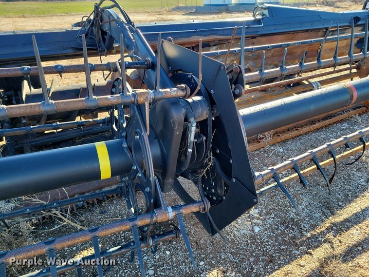 image for item LG9482 2009 MacDon D60-S  flex draper head