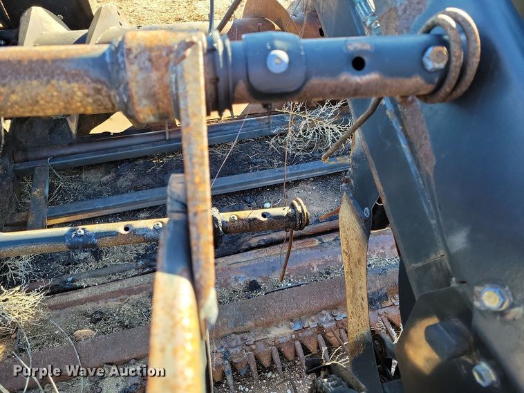 image for item LG9482 2009 MacDon D60-S  flex draper head