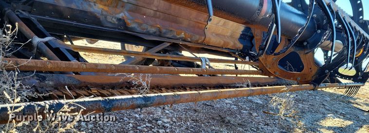 image for item LG9482 2009 MacDon D60-S  flex draper head