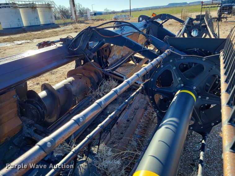 image for item LG9482 2009 MacDon D60-S  flex draper head