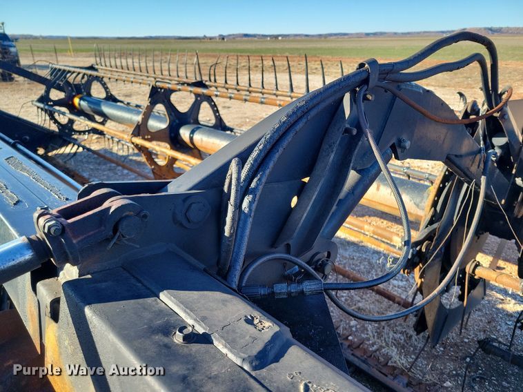 image for item LG9482 2009 MacDon D60-S  flex draper head