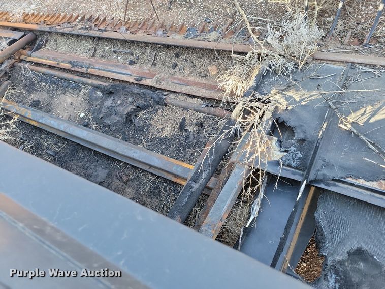 image for item LG9482 2009 MacDon D60-S  flex draper head