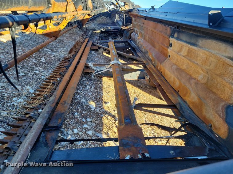 image for item LG9482 2009 MacDon D60-S  flex draper head