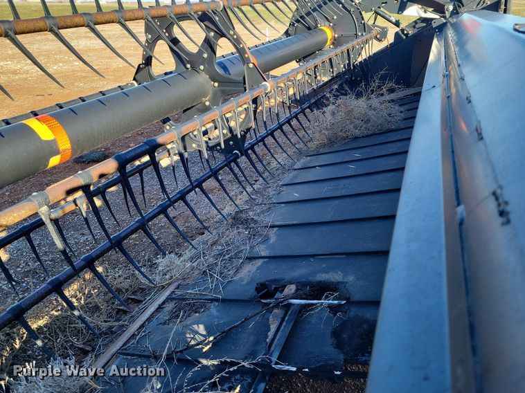 image for item LG9482 2009 MacDon D60-S  flex draper head