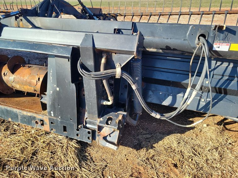 image for item LG9482 2009 MacDon D60-S  flex draper head