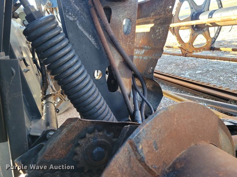 image for item LG9482 2009 MacDon D60-S  flex draper head