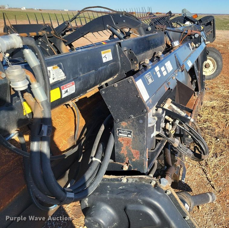 image for item LG9482 2009 MacDon D60-S  flex draper head