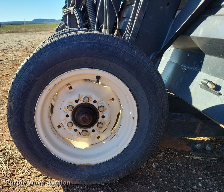 image for item LG9482 2009 MacDon D60-S  flex draper head