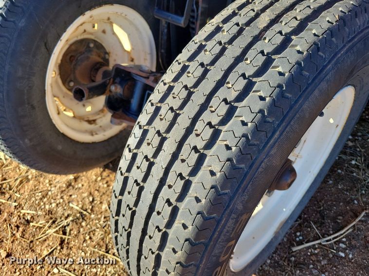 image for item LG9482 2009 MacDon D60-S  flex draper head