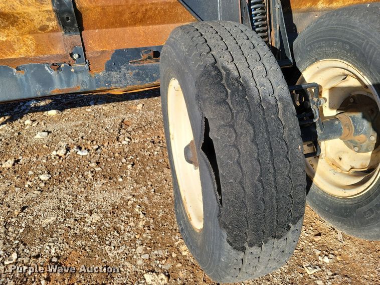 image for item LG9482 2009 MacDon D60-S  flex draper head