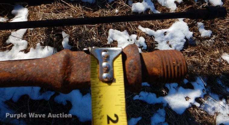 image for item LI9038 Approximately 75 sucker rods