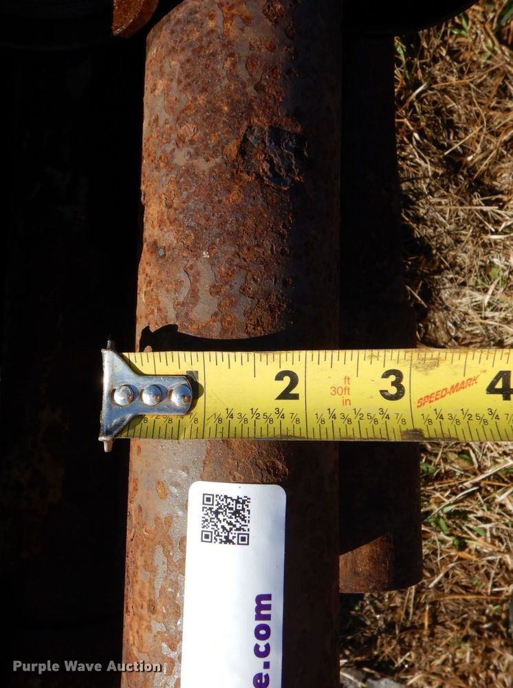 image for item LI9042 Approximately 20 drill pipe