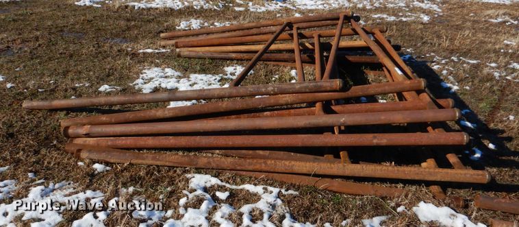 image for item LI9044 (9) 8' fencing H braces