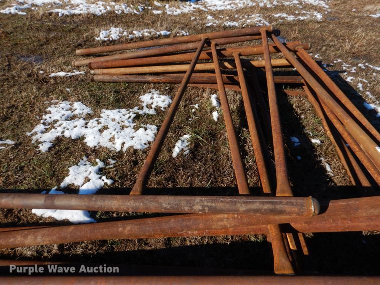 image for item LI9044 (9) 8' fencing H braces