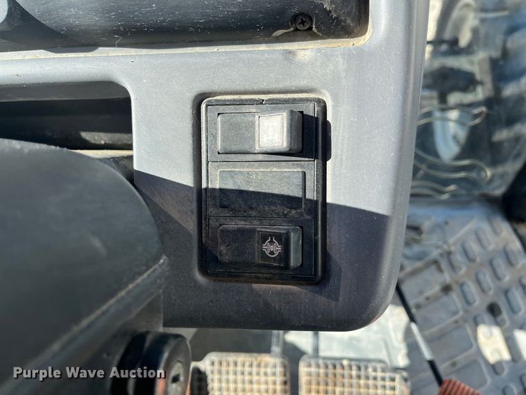 image for item LP9810 2003 New Holland TL90  MFWD tractor