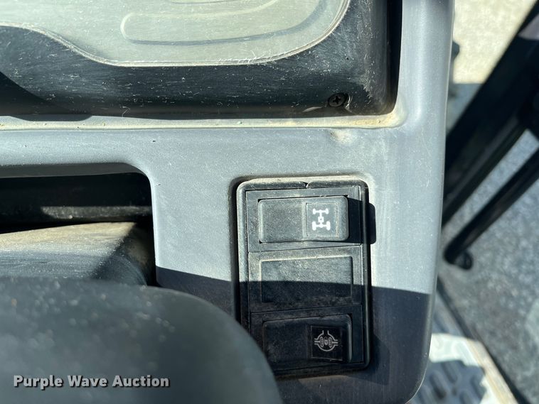 image for item LP9810 2003 New Holland TL90  MFWD tractor