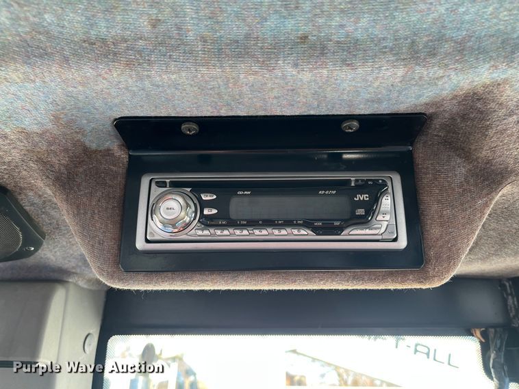 image for item LP9810 2003 New Holland TL90  MFWD tractor