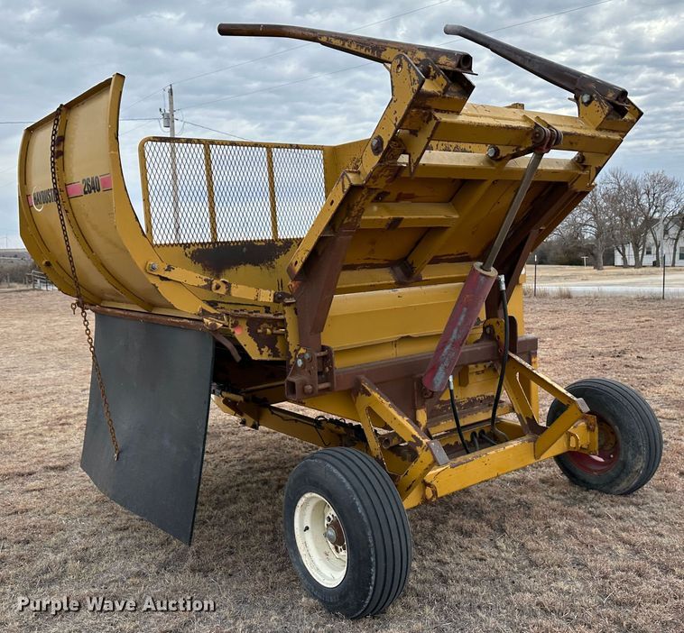 image for item LT9303 HayBuster 2640  bale processor