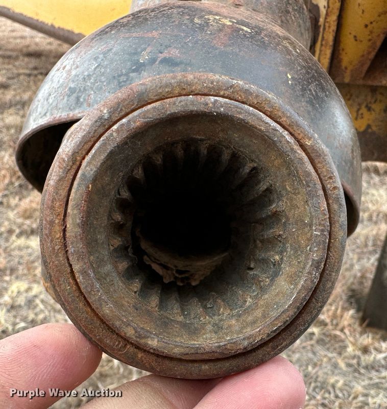 image for item LT9303 HayBuster 2640  bale processor