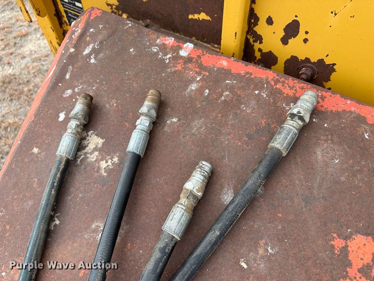 image for item LT9303 HayBuster 2640  bale processor