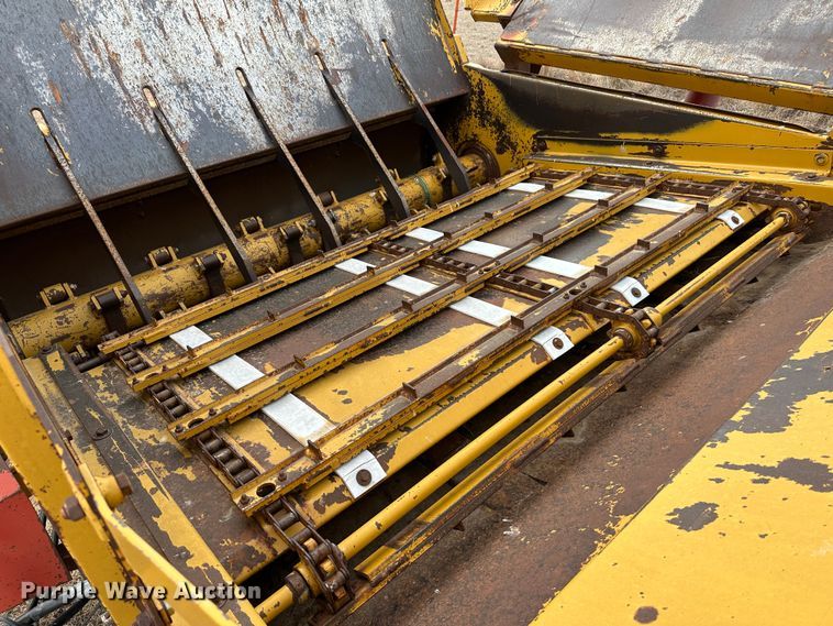 image for item LT9303 HayBuster 2640  bale processor