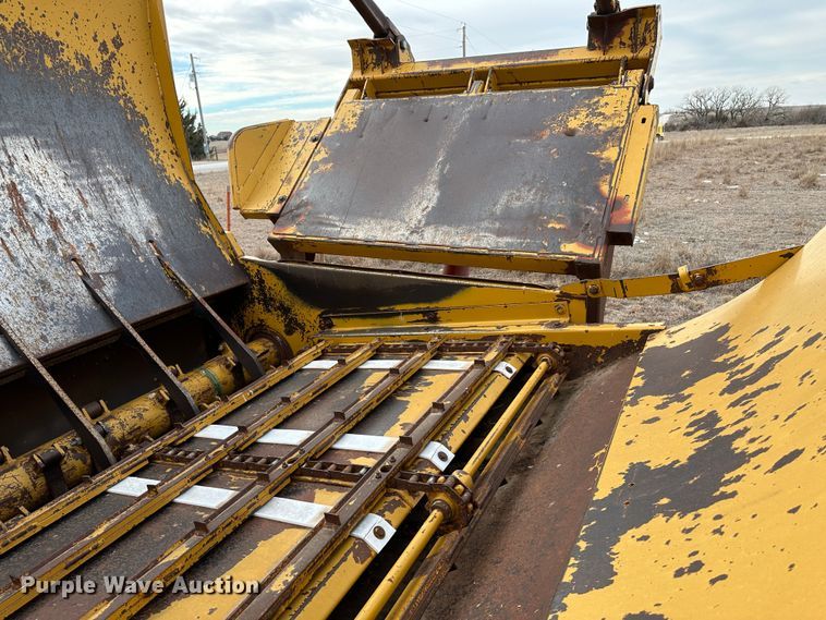 image for item LT9303 HayBuster 2640  bale processor