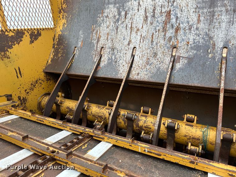 image for item LT9303 HayBuster 2640  bale processor