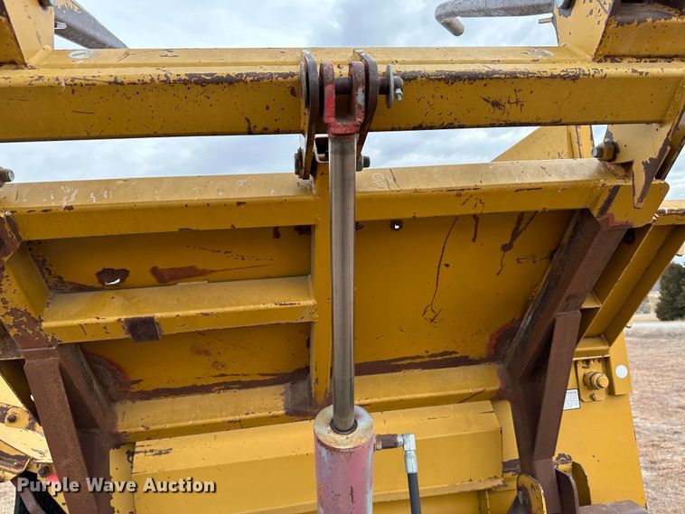 image for item LT9303 HayBuster 2640  bale processor