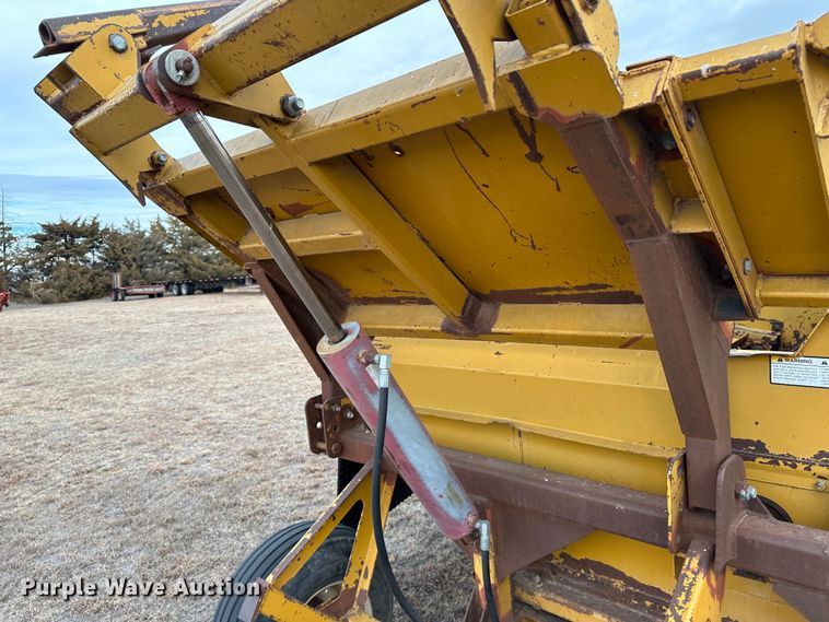 image for item LT9303 HayBuster 2640  bale processor