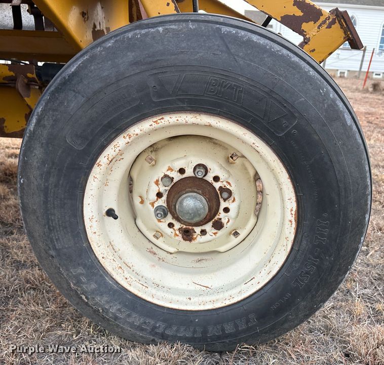 image for item LT9303 HayBuster 2640  bale processor