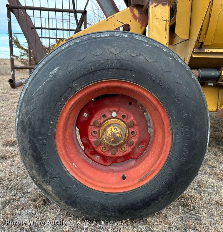 image for item LT9303 HayBuster 2640  bale processor