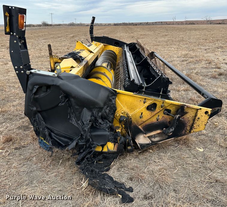 image for item LT9304 New Holland Haybine 16HS  double sickle head