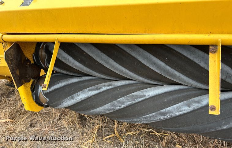 image for item LT9304 New Holland Haybine 16HS  double sickle head