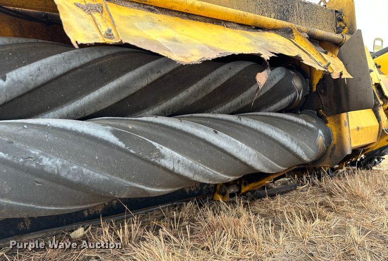 image for item LT9304 New Holland Haybine 16HS  double sickle head