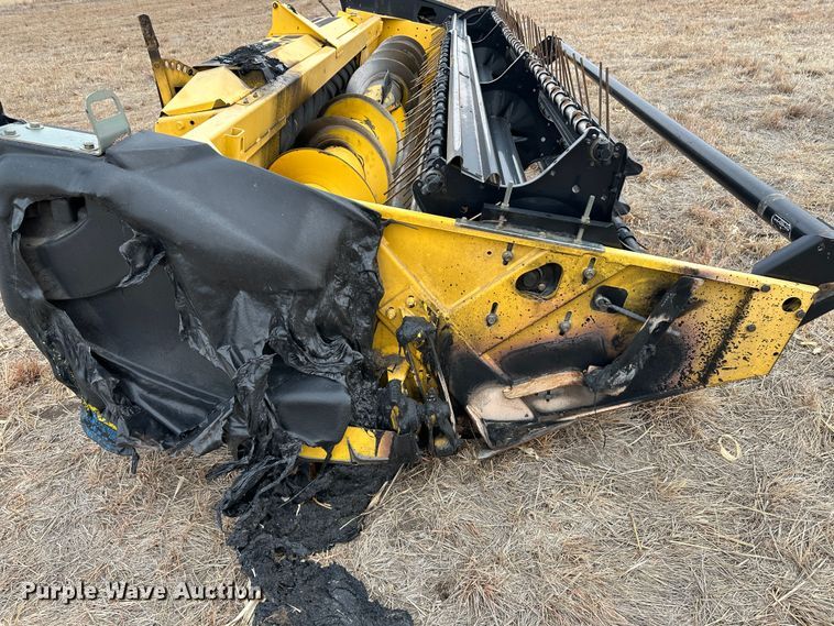 image for item LT9304 New Holland Haybine 16HS  double sickle head