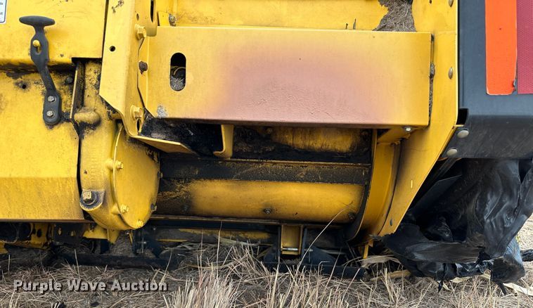 image for item LT9304 New Holland Haybine 16HS  double sickle head