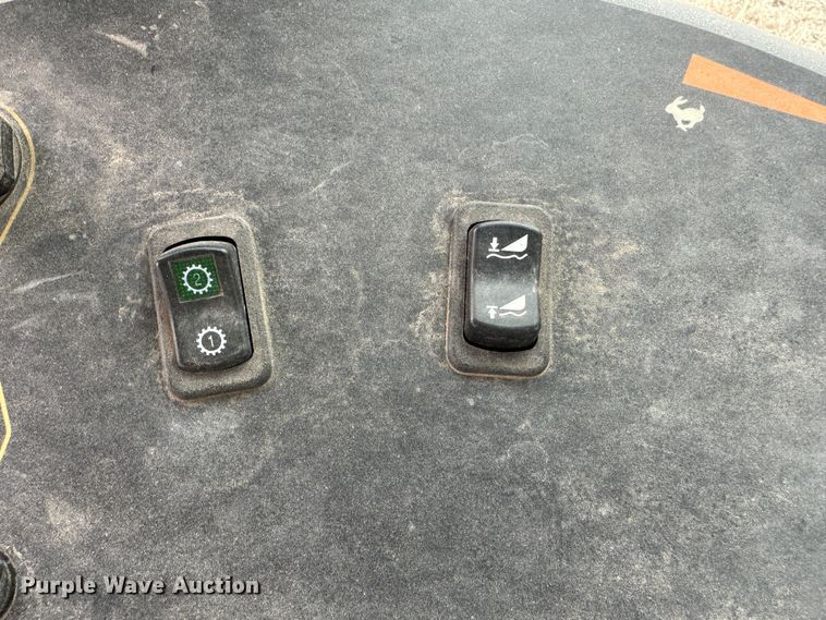 image for item LT9305 2011 New Holland H8040  swather / windrower