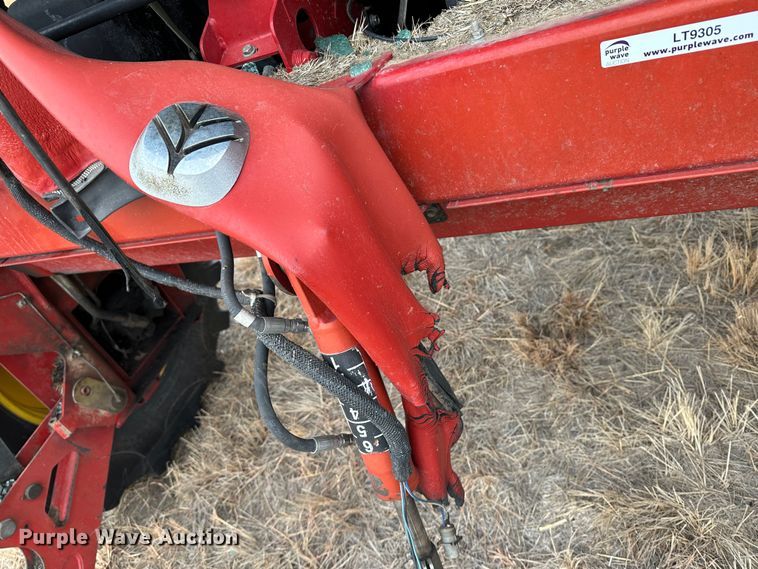 image for item LT9305 2011 New Holland H8040  swather / windrower