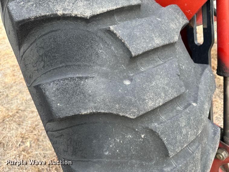 image for item LT9305 2011 New Holland H8040  swather / windrower