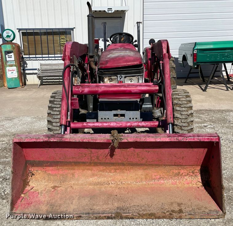 image for item MI9776 Mahindra 4530  MFWD tractor