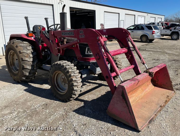image for item MI9776 Mahindra 4530  MFWD tractor