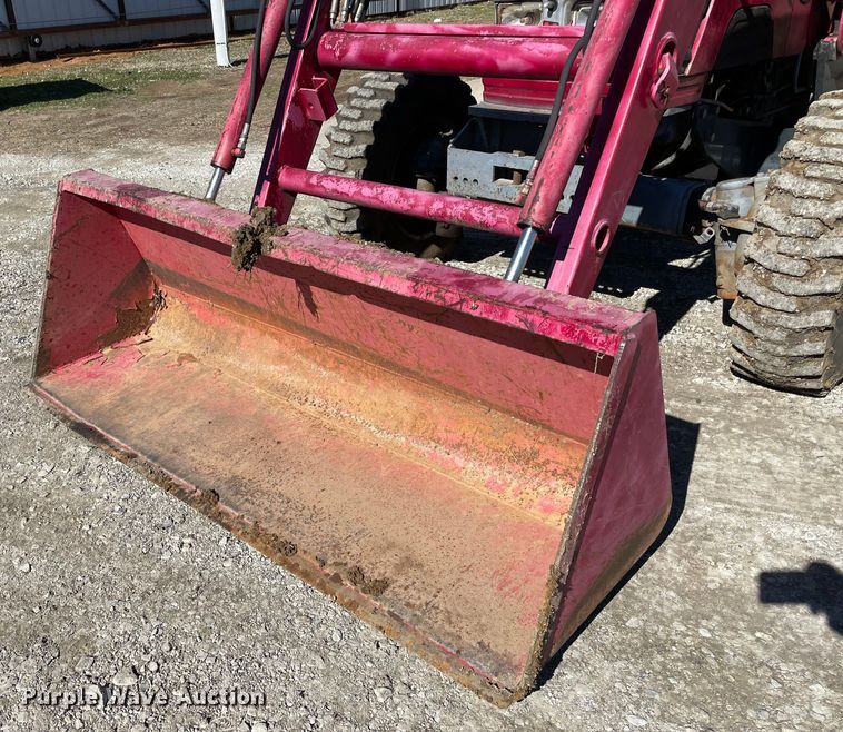 image for item MI9776 Mahindra 4530  MFWD tractor