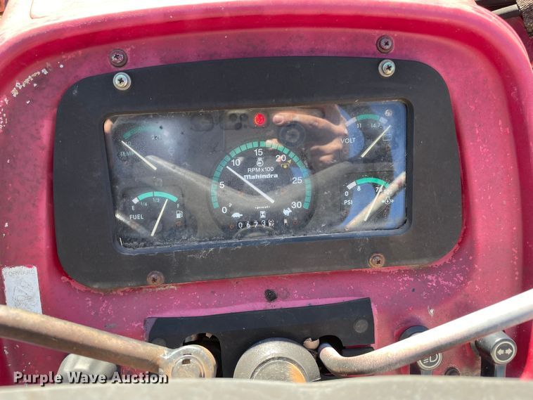 image for item MI9776 Mahindra 4530  MFWD tractor