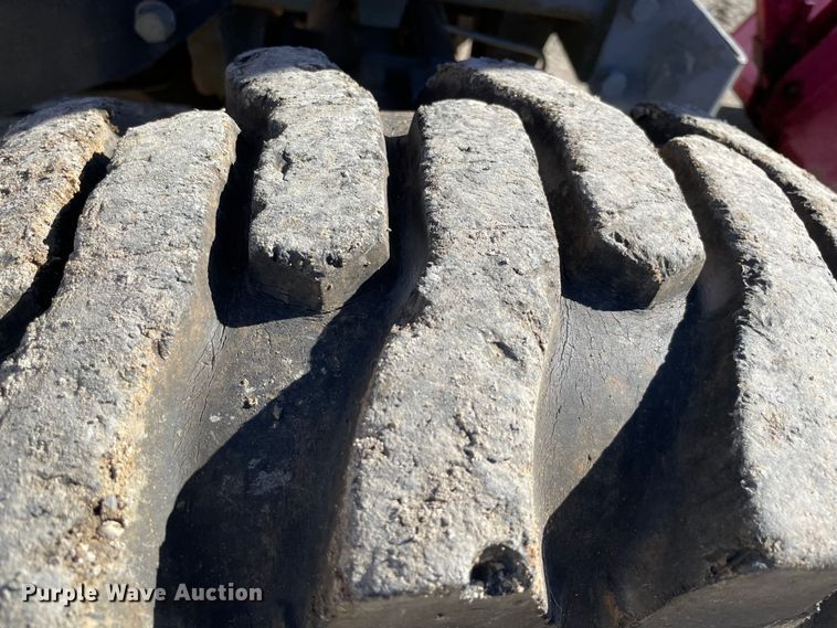 image for item MI9776 Mahindra 4530  MFWD tractor